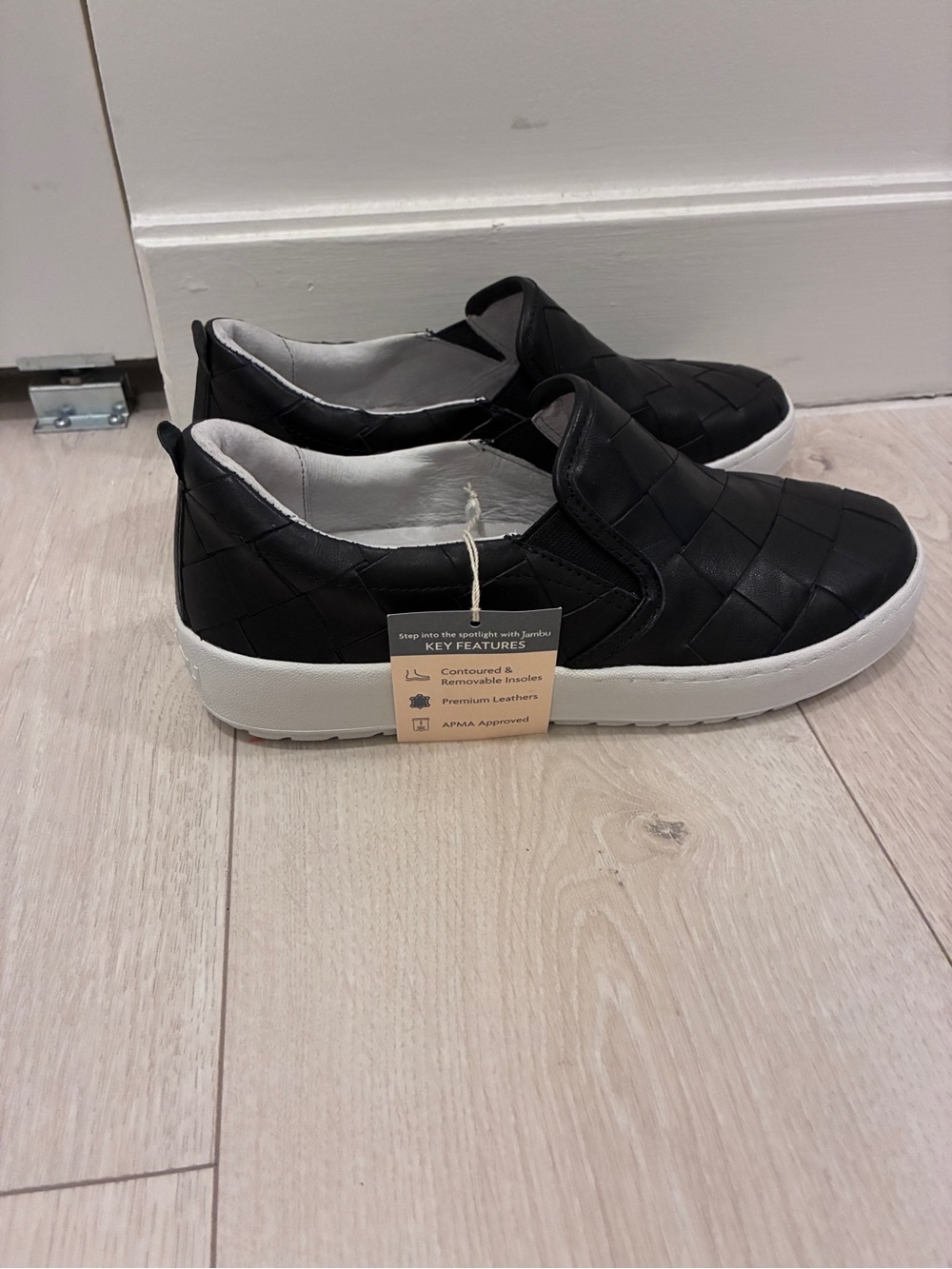 NWT Jambu Charlotte shoe 7.5M